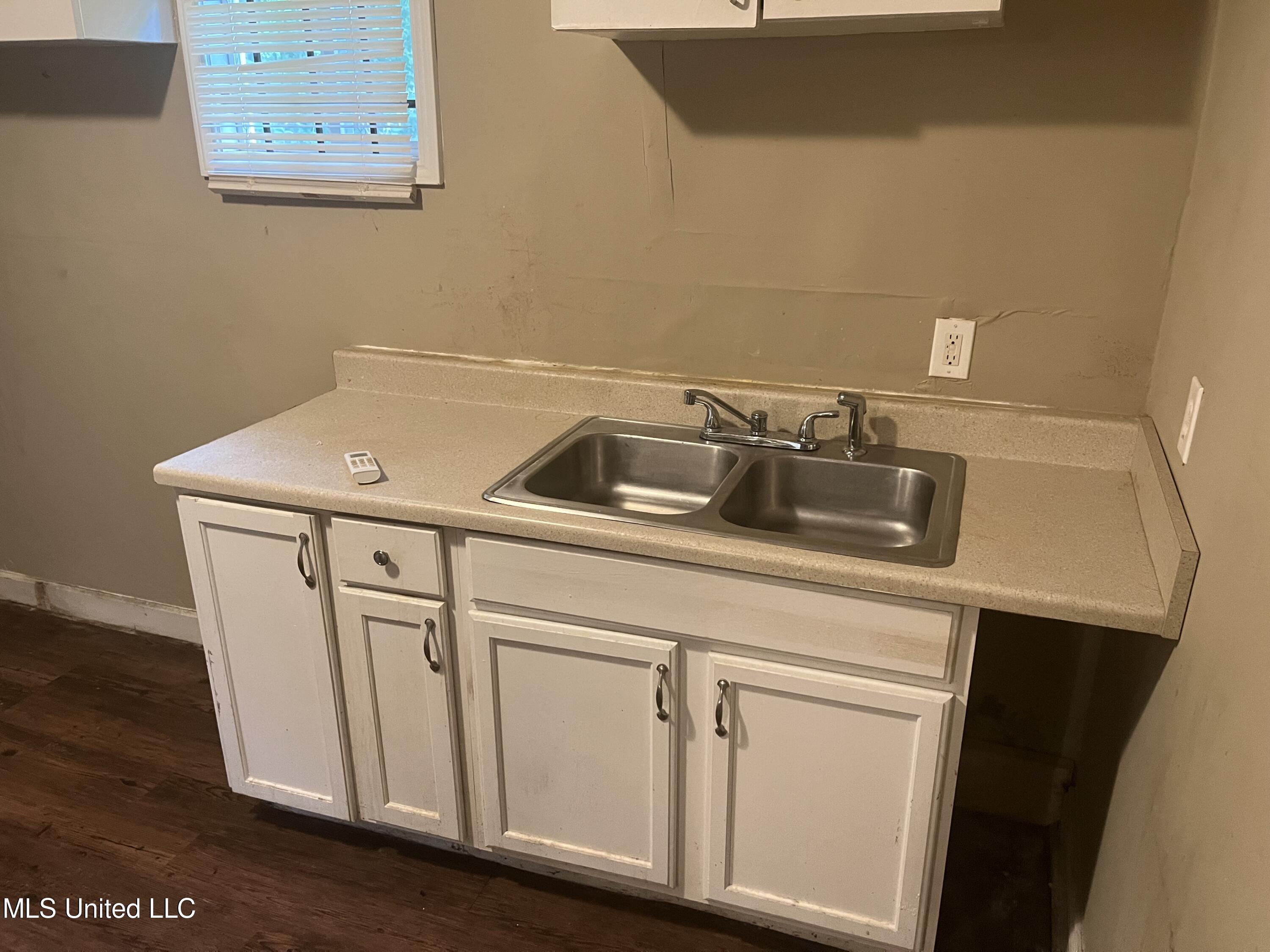 215 Vandergriff Street Jackson, MS 39209 - Photo 10 of 24 IMG_9541