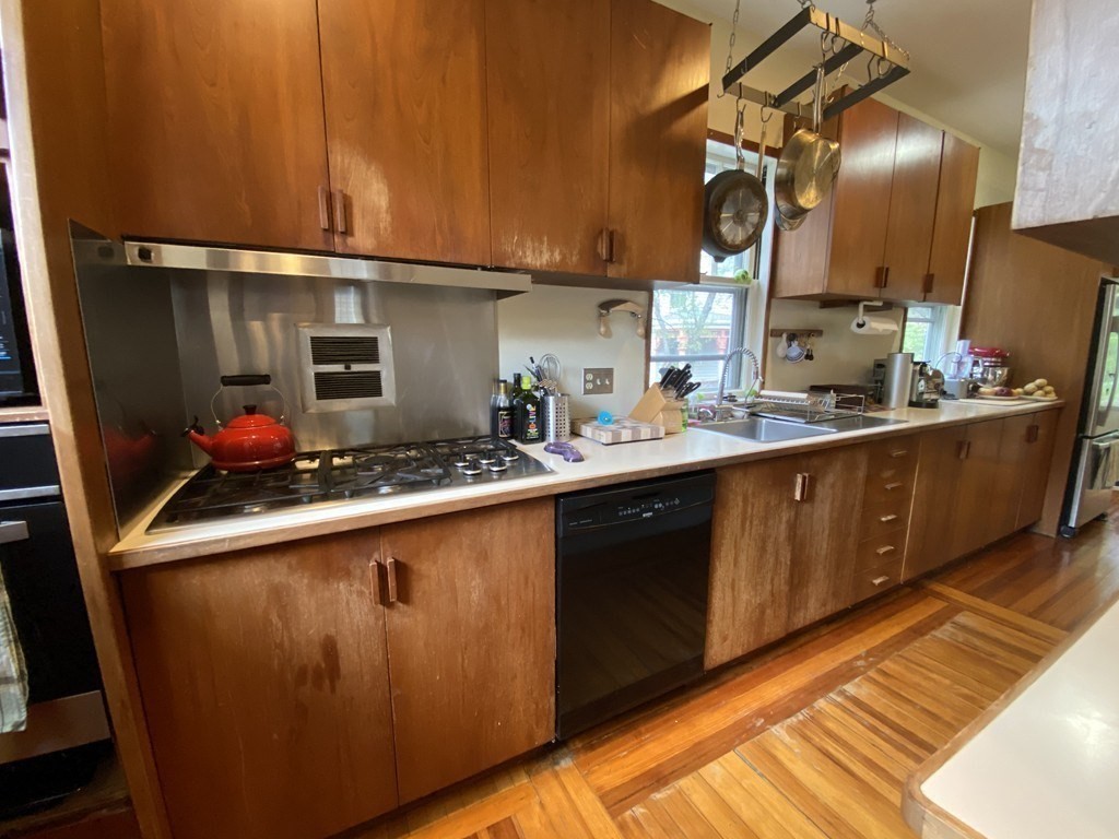 153 Upland Road Cambridge, MA 02140 - Photo 11 of 36