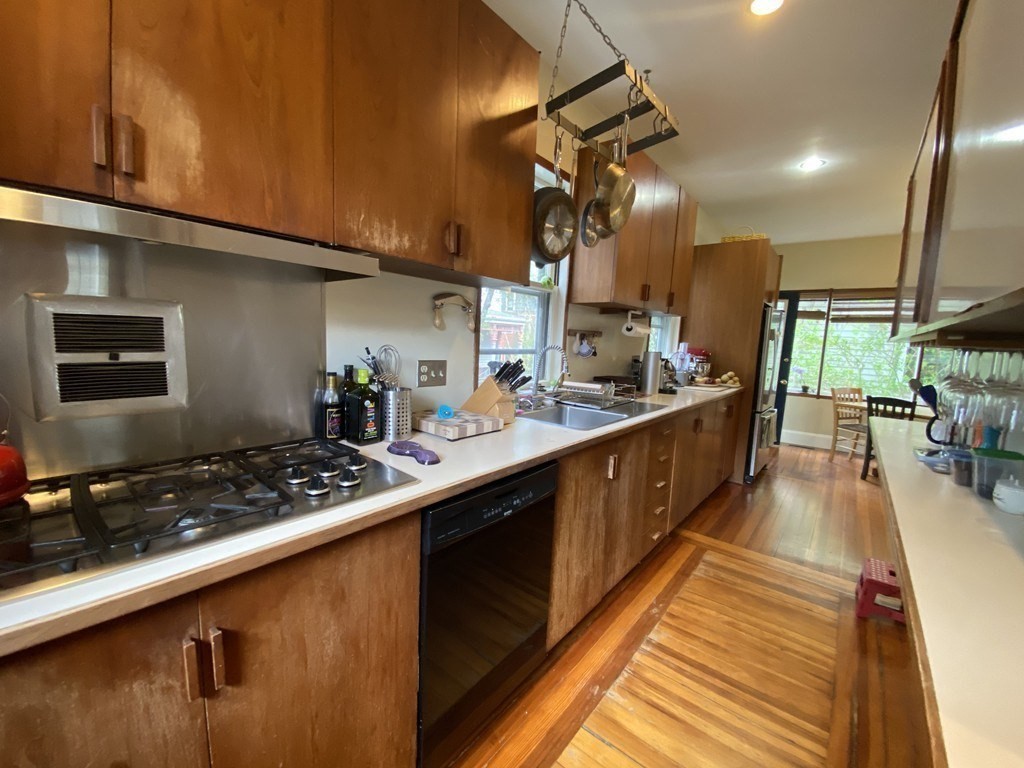 153 Upland Road Cambridge, MA 02140 - Photo 9 of 36