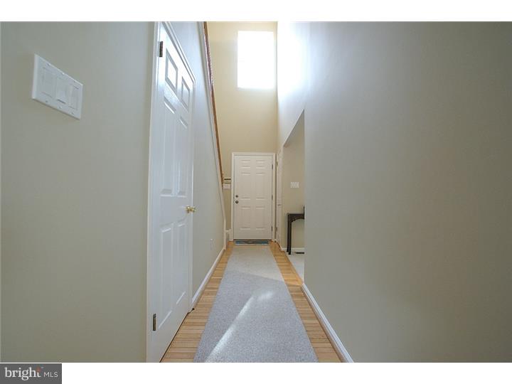 86 Windingbrook Road Bordentown, NJ 08505 - Photo 3 of 24 Foyer