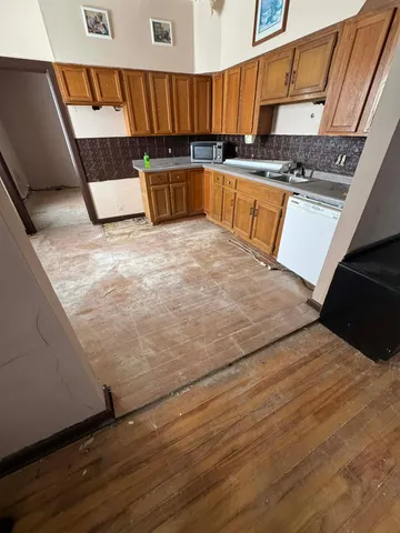 $100,000 | 126 Main Street, Lakota, ND 58344