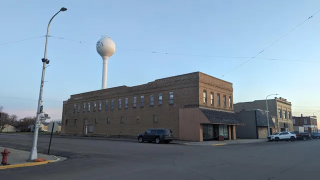 $100,000 | 126 Main Street, Lakota, ND 58344
