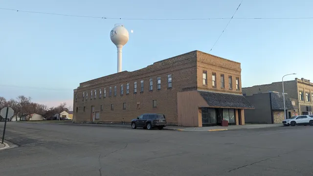 $100,000 | 126 Main Street, Lakota, ND 58344