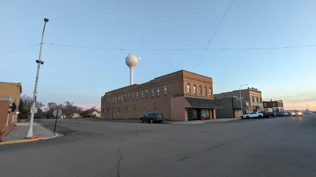 $100,000 | 126 Main Street, Lakota, ND 58344