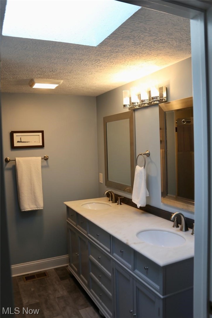 2452 Eaton Road Cleveland, OH 44118 - Photo 25 of 35 Gallery Image 25