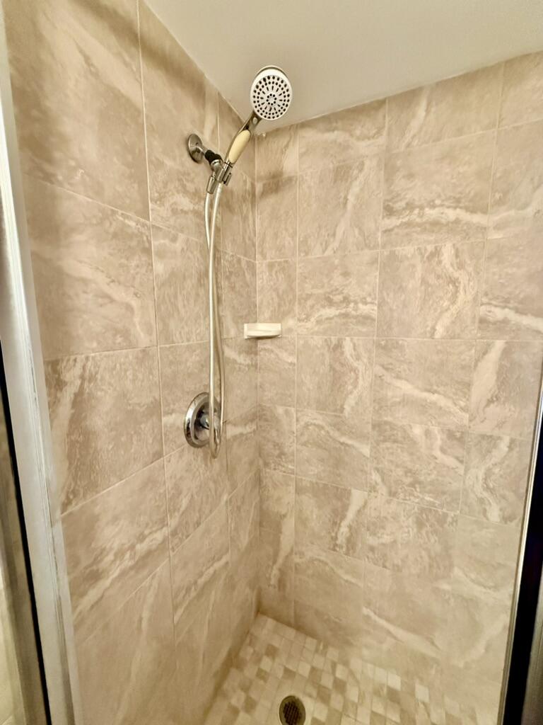 2431 24th Court Jupiter, FL 33477 - Photo 12 of 14 Enlarged Shower