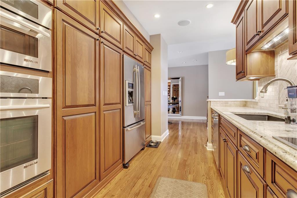 214 Schenley Road Pittsburgh, PA 15217 - Photo 12 of 25 Gallery Image 12