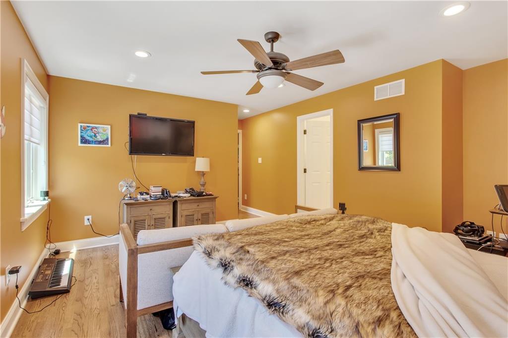 214 Schenley Road Pittsburgh, PA 15217 - Photo 17 of 25 Gallery Image 17