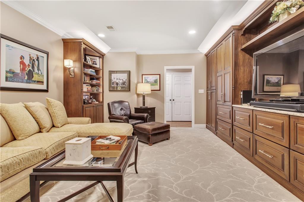 214 Schenley Road Pittsburgh, PA 15217 - Photo 20 of 25 Gallery Image 20
