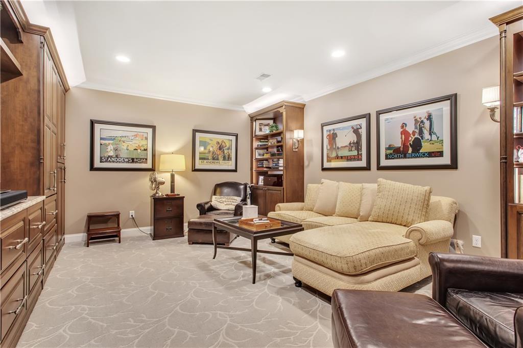214 Schenley Road Pittsburgh, PA 15217 - Photo 21 of 25 Gallery Image 21