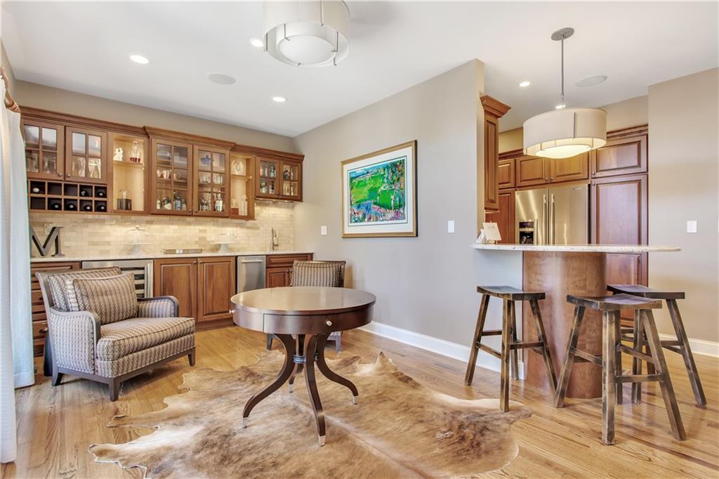 214 Schenley Road Pittsburgh, PA 15217 - Photo 9 of 25 Gallery Image 9