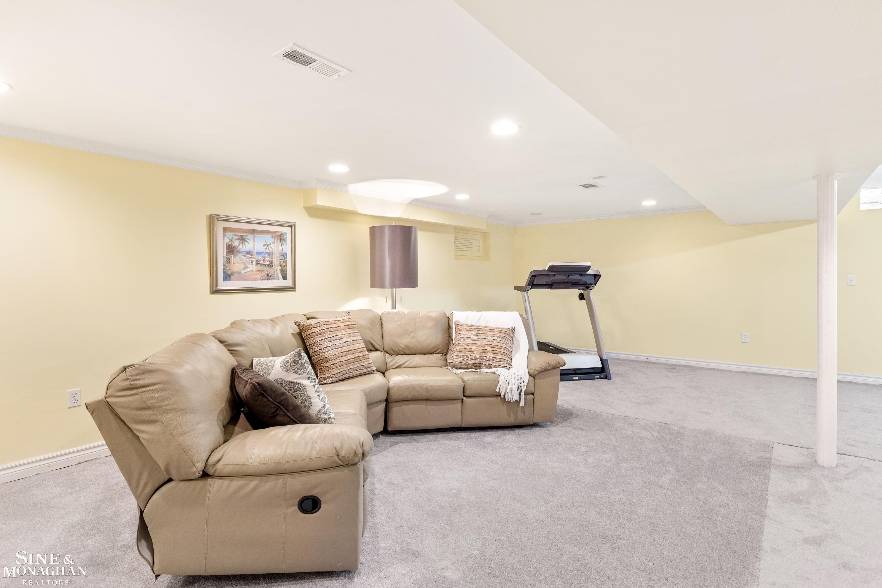 40 North Duval Road Grosse Pointe Shores, MI 48236 - Photo 28 of 33