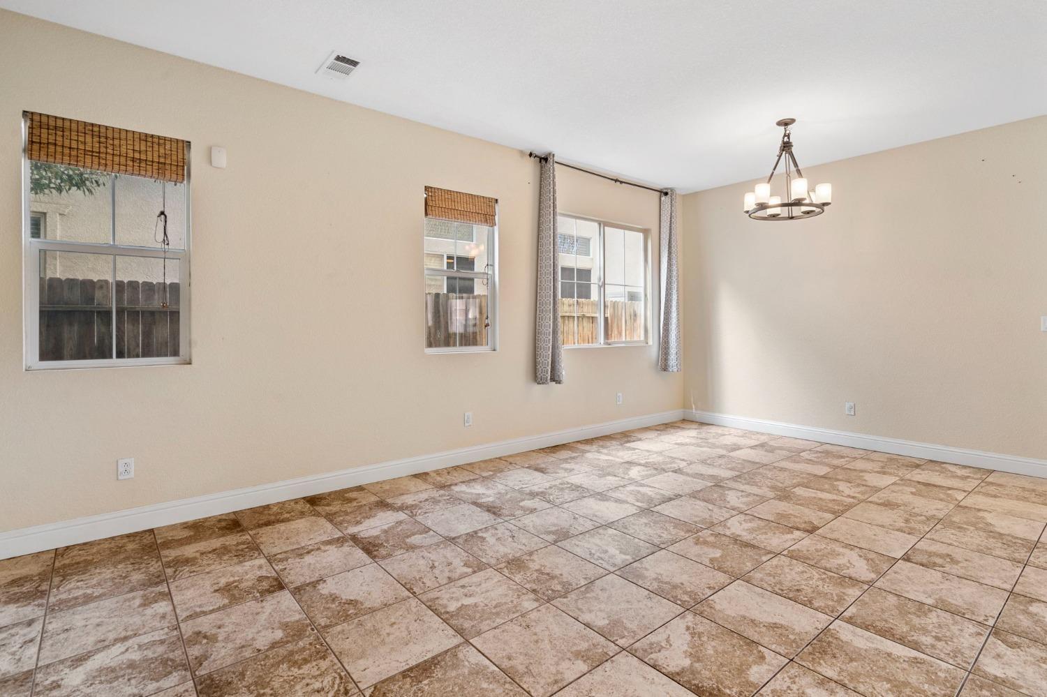 2547 Spencer Lane Tracy, CA 95377 - Photo 10 of 49