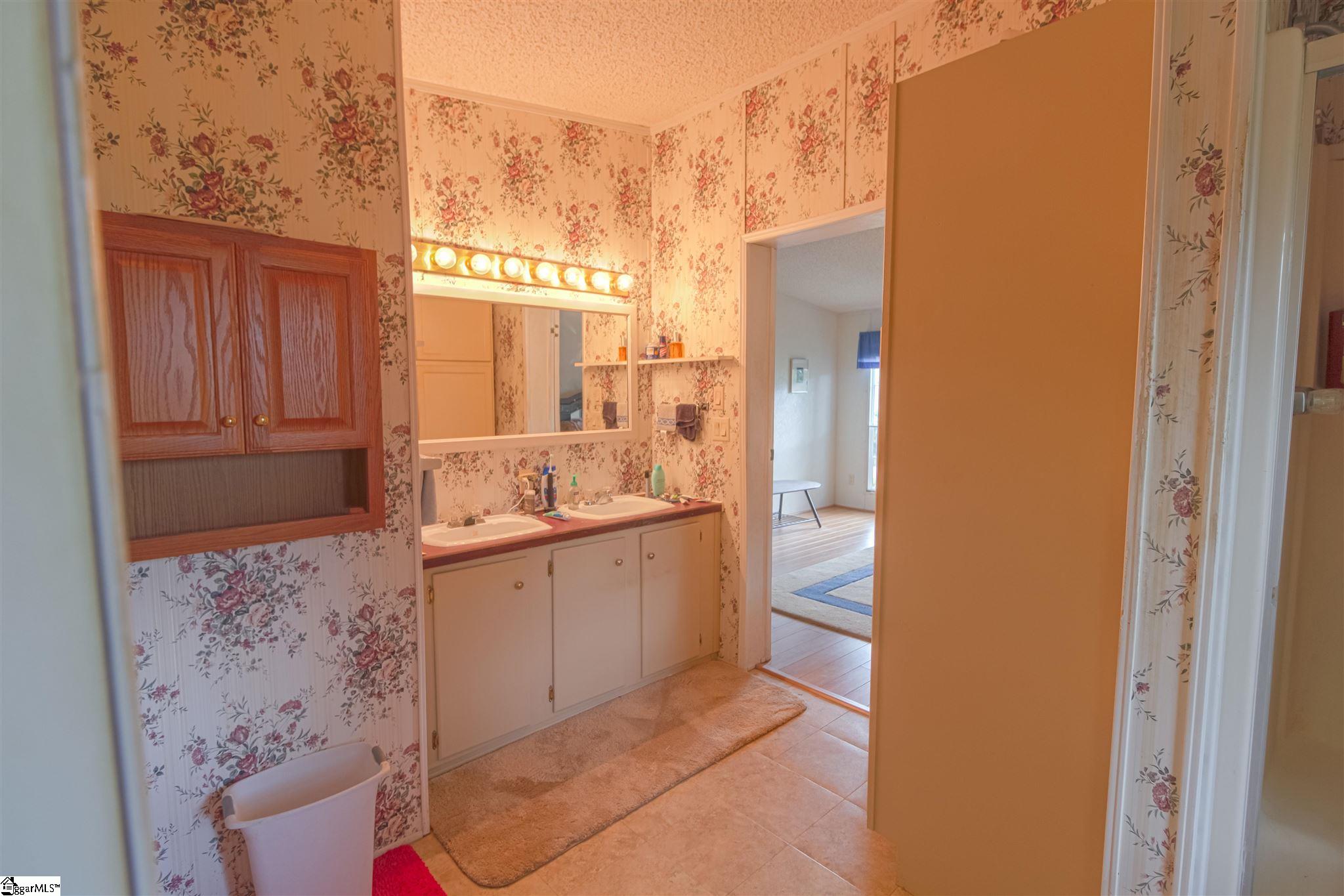 515 Johnson Road Easley, SC 29642 - Photo 15 of 34 Gallery Image 15