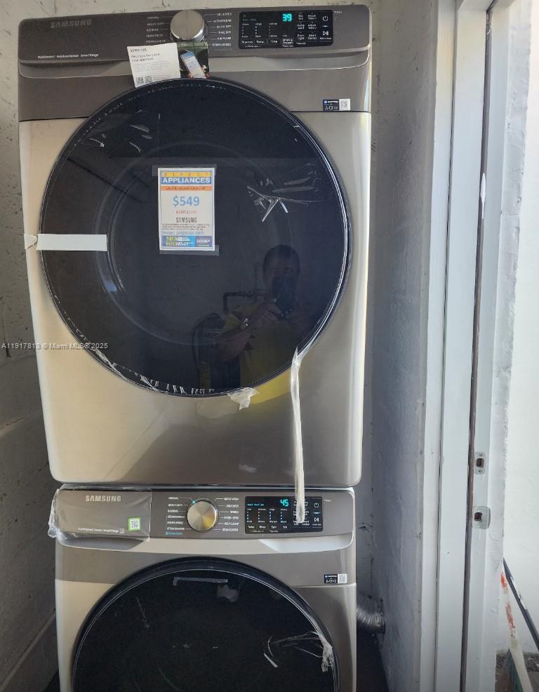 14760 Fillmore Street Miami, FL 33176 - Photo 23 of 23 a utility room with washing machine