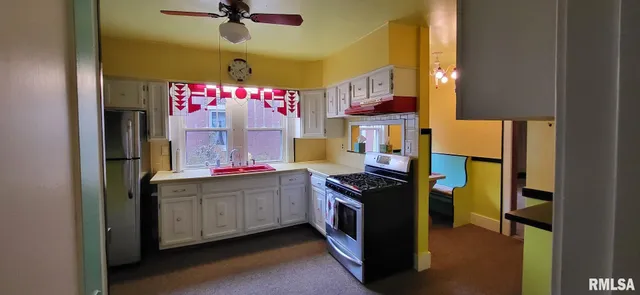 $129,900 | 672 Jefferson Street, Galesburg, IL 61401