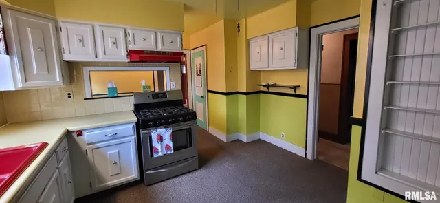 $129,900 | 672 Jefferson Street, Galesburg, IL 61401