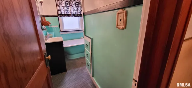 $129,900 | 672 Jefferson Street, Galesburg, IL 61401