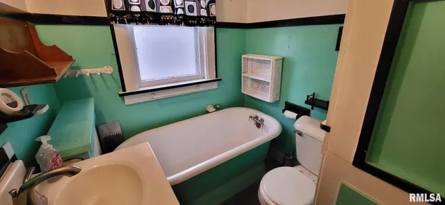 $129,900 | 672 Jefferson Street, Galesburg, IL 61401