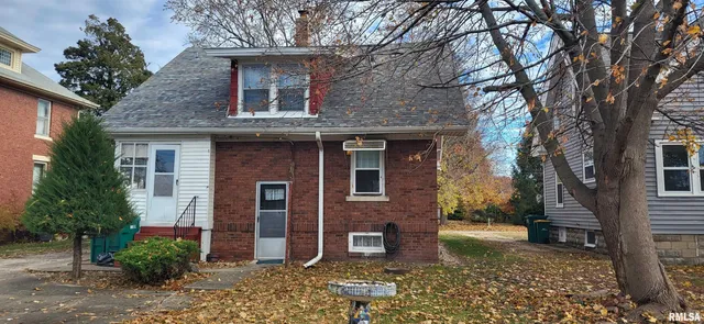 $129,900 | 672 Jefferson Street, Galesburg, IL 61401