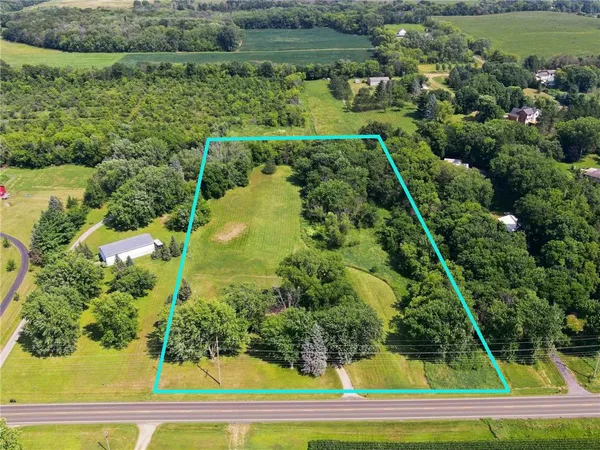 $550,000 | 918 County Road 92, Maple Plain, MN 55359