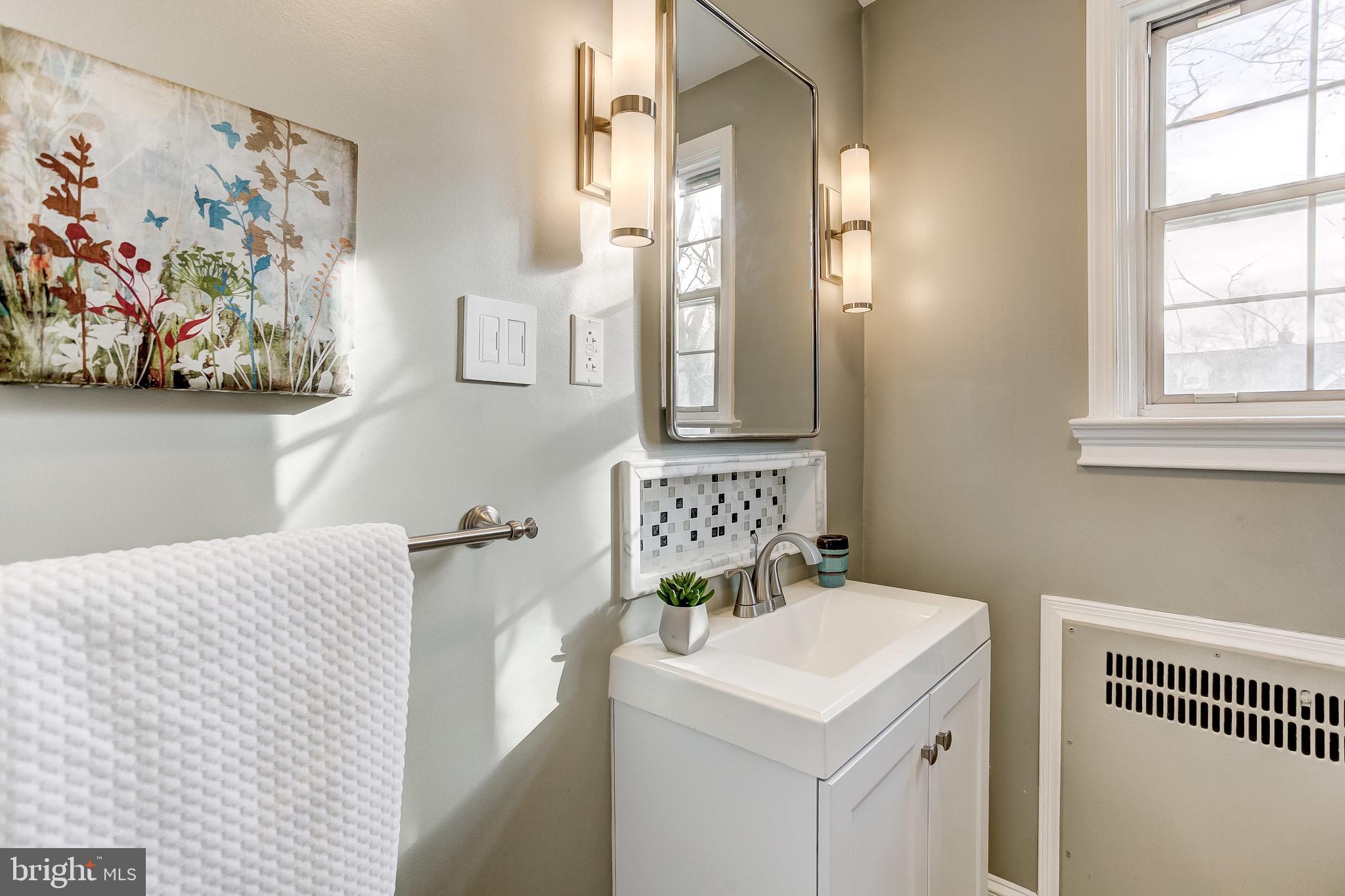 328 Murdock Road Baltimore, MD 21212 - Photo 24 of 49 2nd Floor Bathroom, recently-redone -- High End