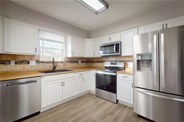 $275,000 | 202 17th Avenue South, Greenwood, MO 64034