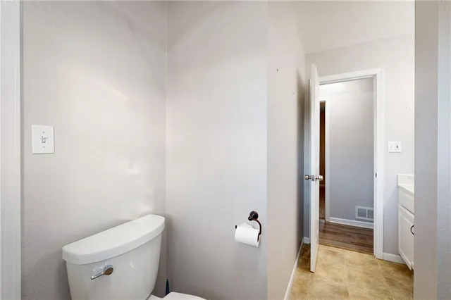 $275,000 | 202 17th Avenue South, Greenwood, MO 64034