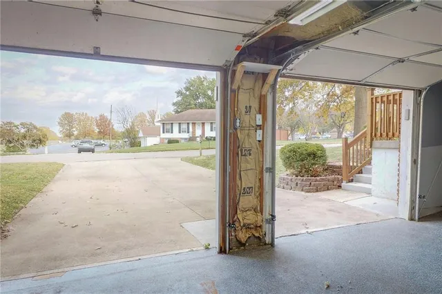 $275,000 | 202 17th Avenue South, Greenwood, MO 64034