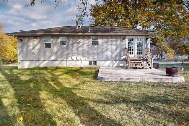 $275,000 | 202 17th Avenue South, Greenwood, MO 64034