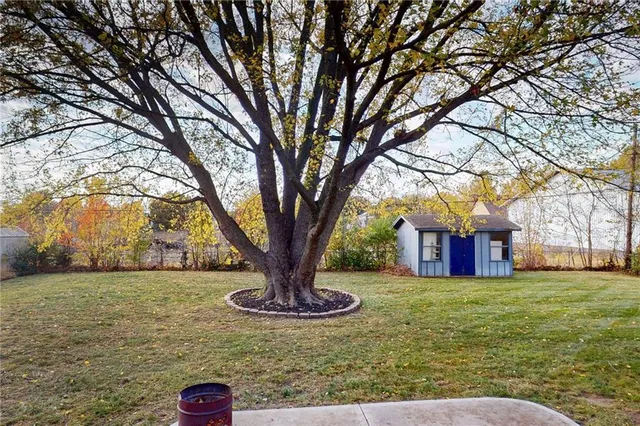 $275,000 | 202 17th Avenue South, Greenwood, MO 64034