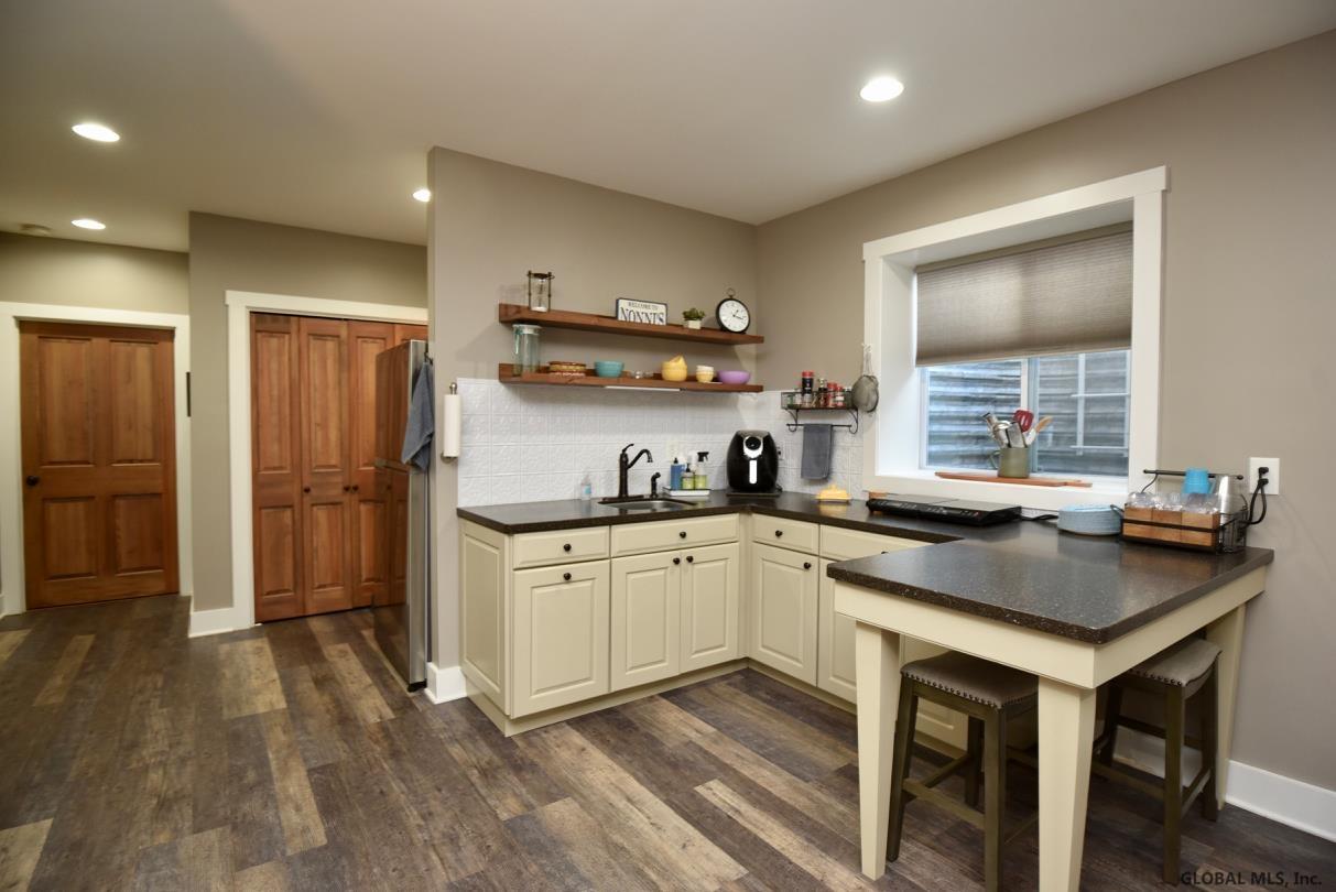 862-868 Pearse Road Schenectady, NY 12309 - Photo 46 of 72 Gallery Image 46