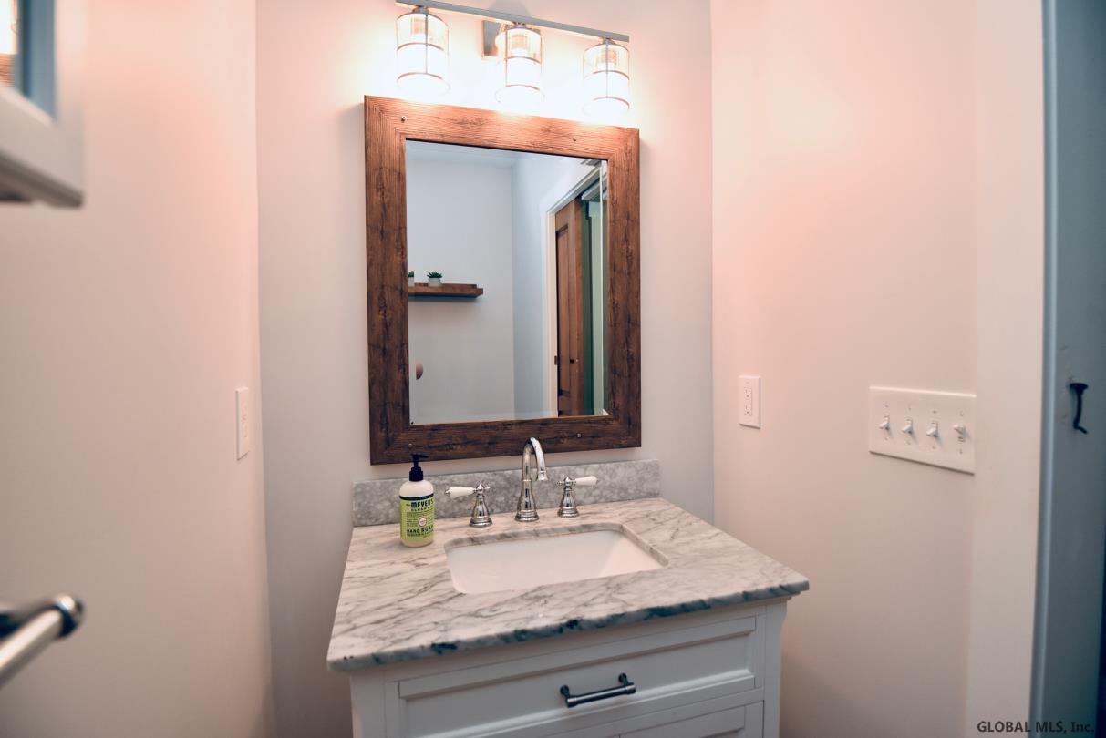 862-868 Pearse Road Schenectady, NY 12309 - Photo 47 of 72 Gallery Image 47
