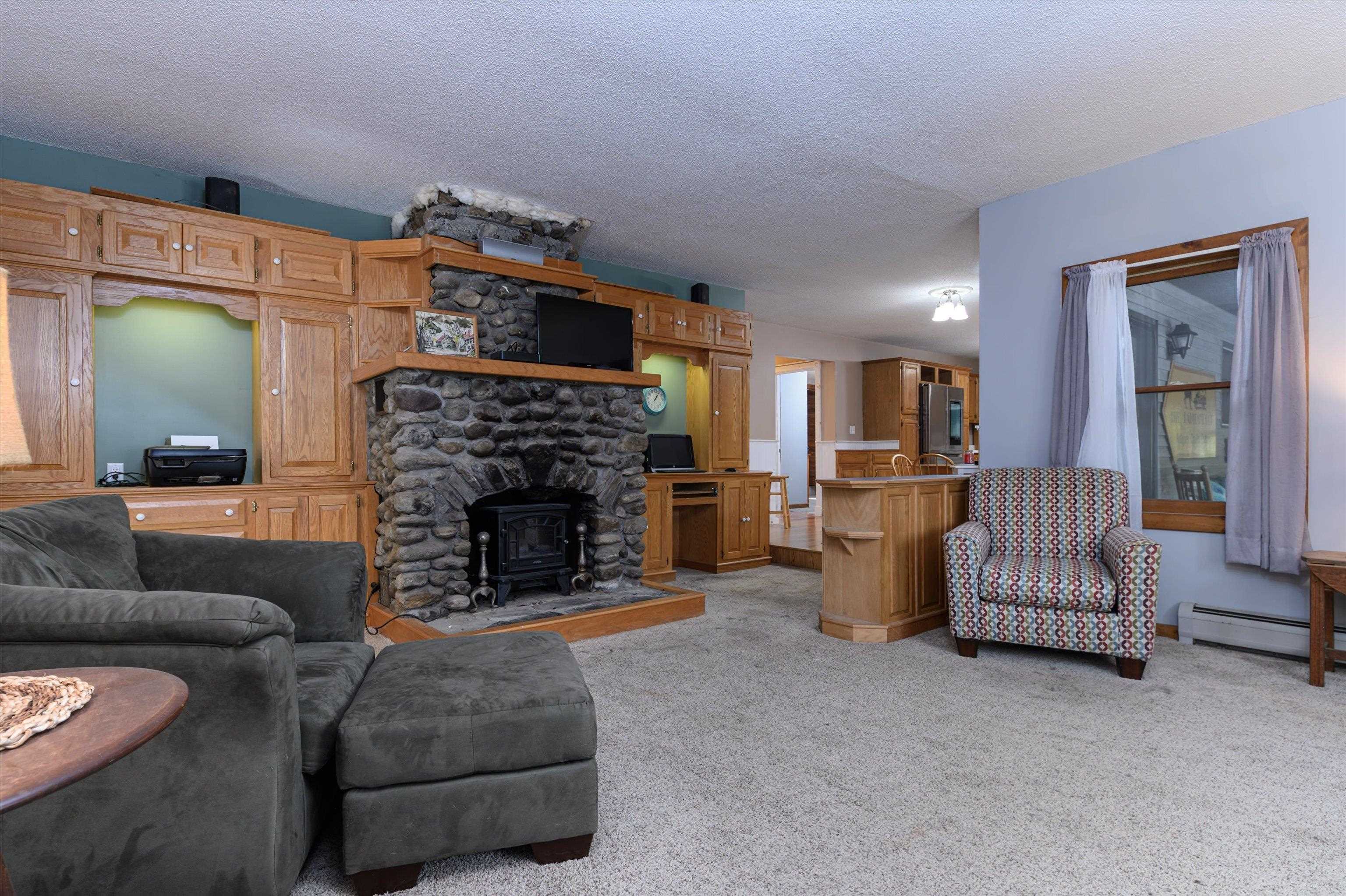 104 Spruce Lane Ludlow, VT 05149 - Photo 5 of 59