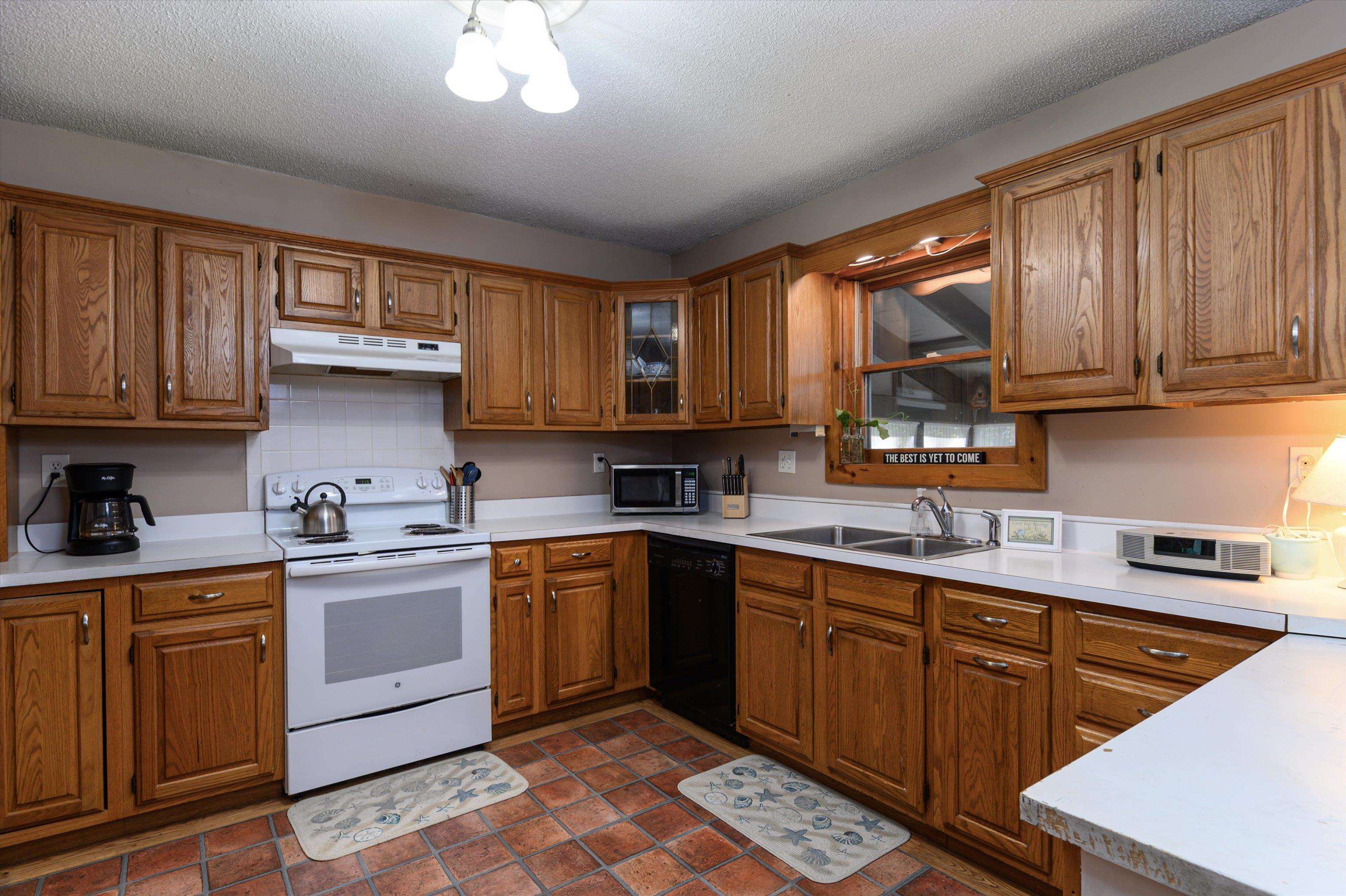 104 Spruce Lane Ludlow, VT 05149 - Photo 10 of 59