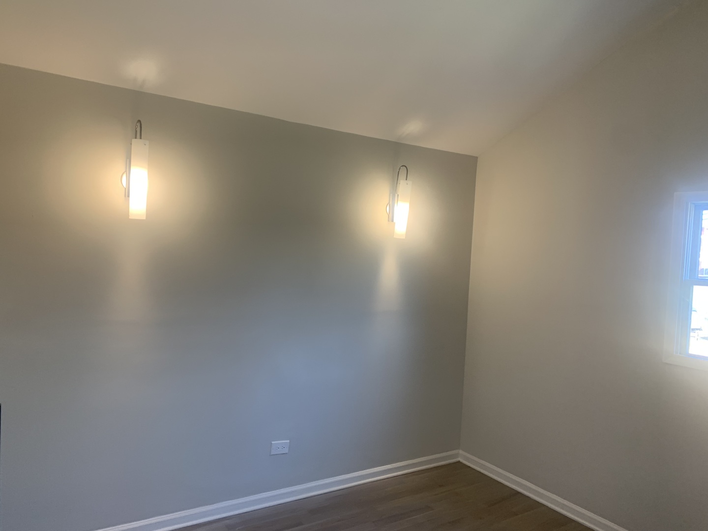 5525 South Emerald Avenue Chicago, IL 60621 - Photo 19 of 29 a view of an empty room and window