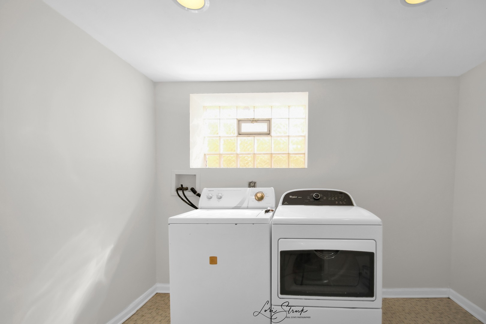5525 South Emerald Avenue Chicago, IL 60621 - Photo 25 of 29 a utility room with dryer and washer