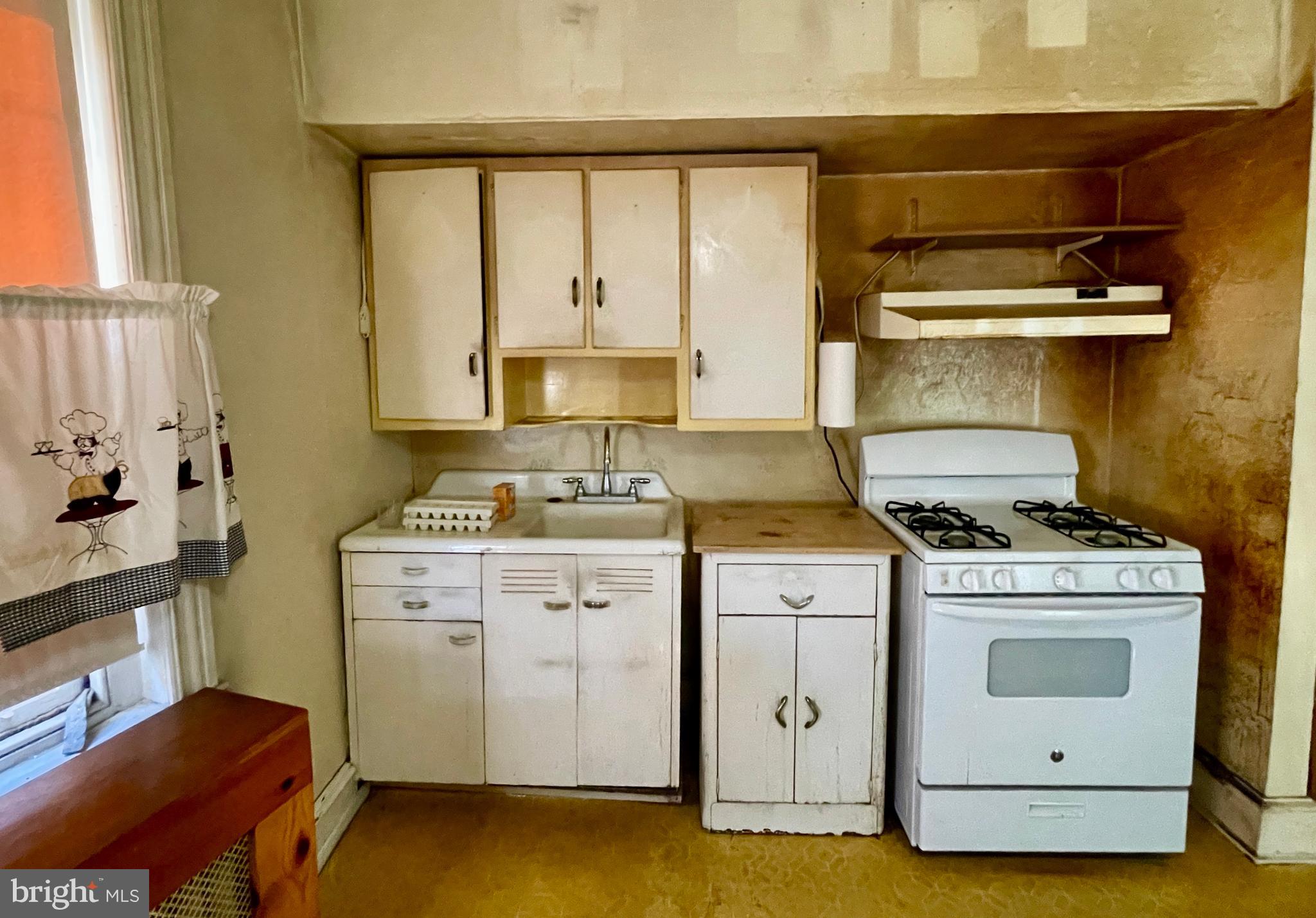 208 North 63rd Street Philadelphia, PA 19139 - Photo 20 of 29 a utility room with washer and dryer