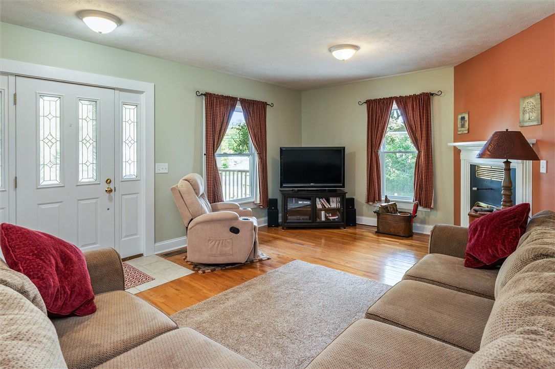 1370 Lake Road North Hamlin, NY 14464 - Photo 13 of 50