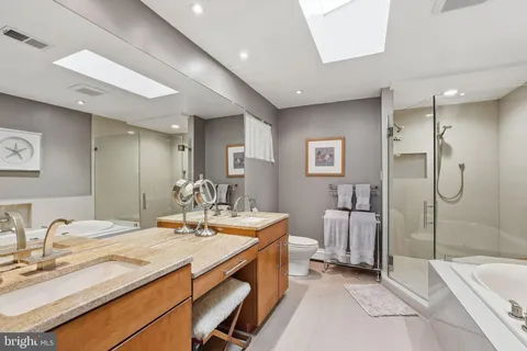 $1,625,000 | 9228 Farnsworth Drive, Potomac, MD 20854