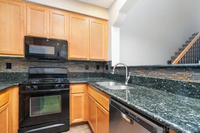 $450,000 | 41543 King Palm Avenue, Unit 5, Murrieta, CA 92562