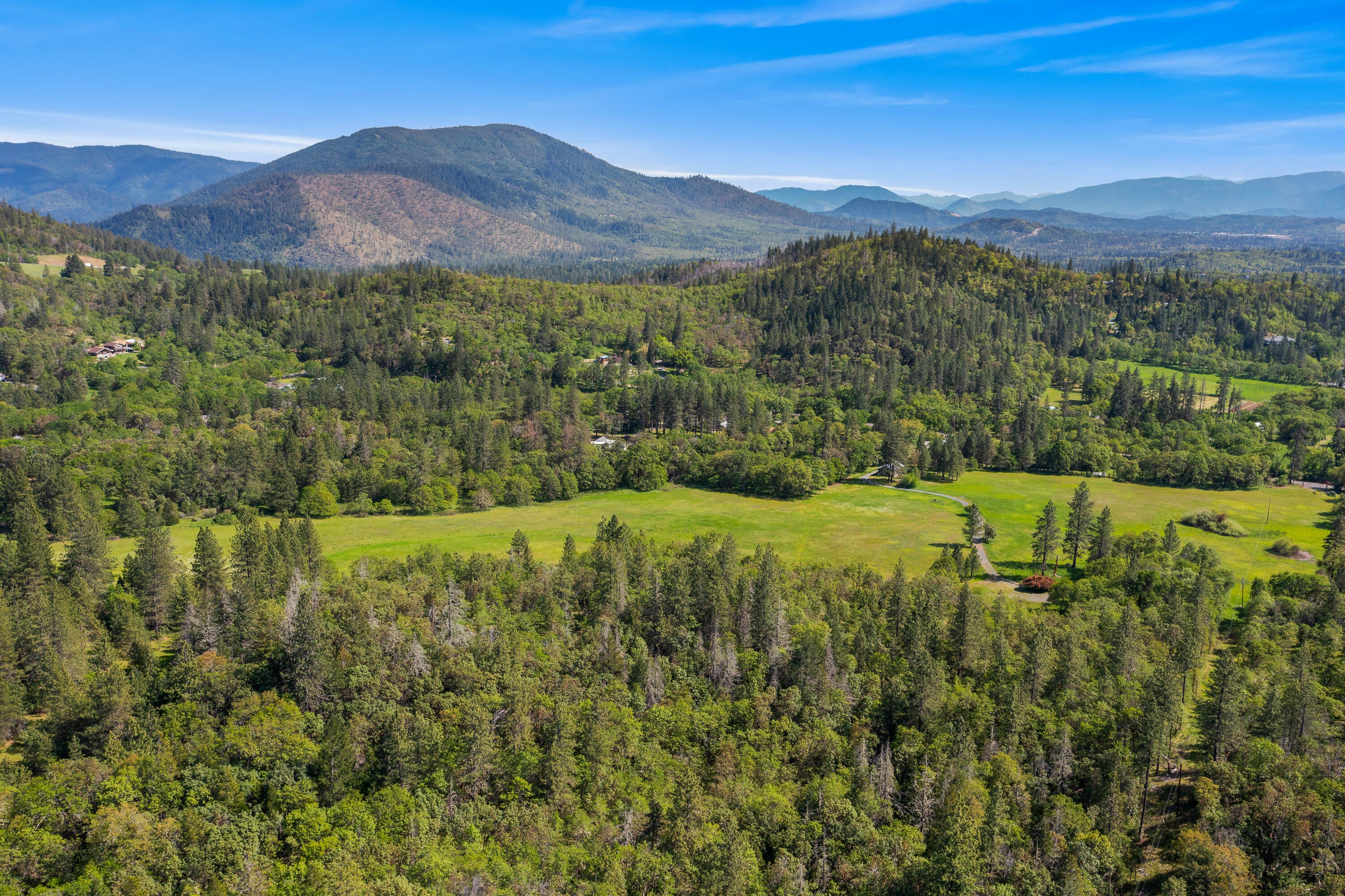 6798 Hugo Road Grants Pass, OR 97526 - Photo 31 of 38 Aerial looking east