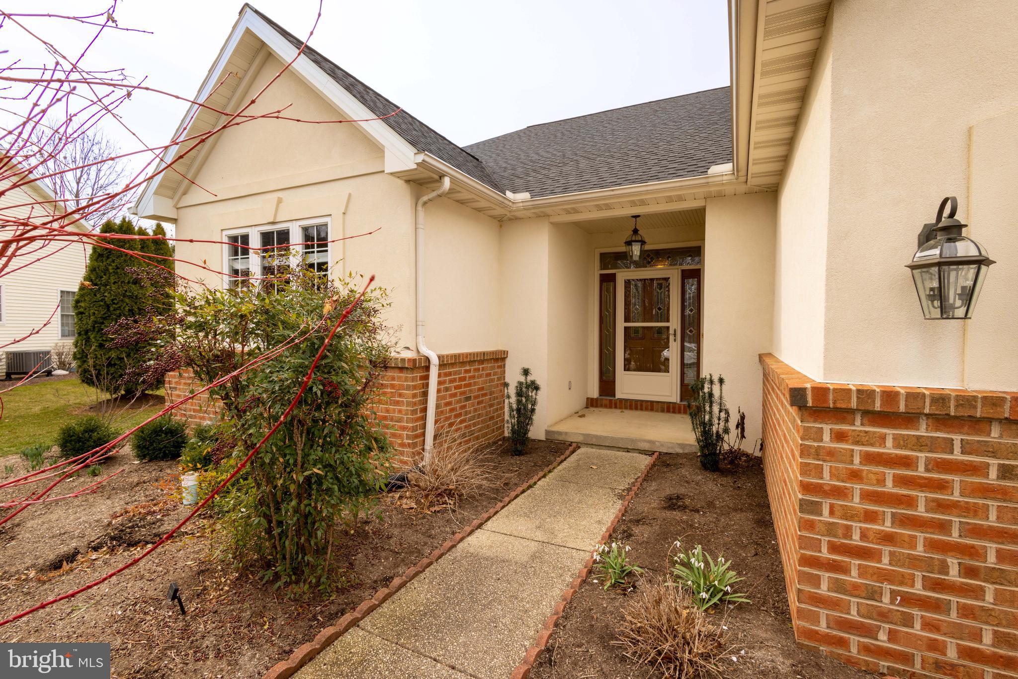 209 Sutherland Road Lancaster, PA 17603 - Photo 4 of 36 Gallery Image 4
