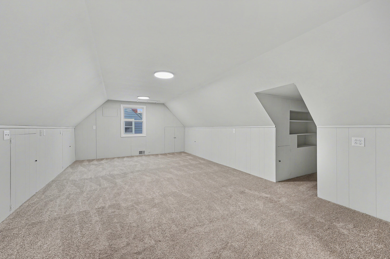 3634 178th Street Lansing, IL 60438 - Photo 16 of 28 an empty room with a empty space and windows