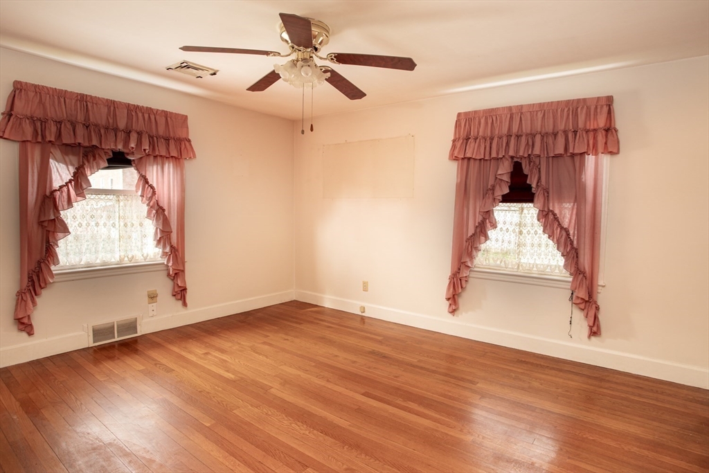 309 Lawton Street Fall River, MA 02721 - Photo 8 of 33 Gallery Image 8