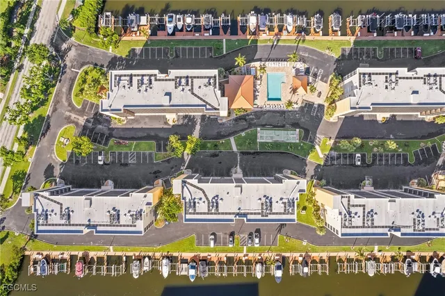 a view of building with outdoor space