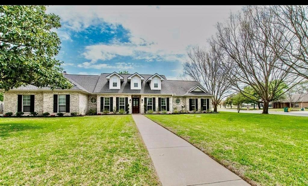 520 Red River Road Belton, TX 76513 - Photo 1 of 36 Cape cod home with a front yard