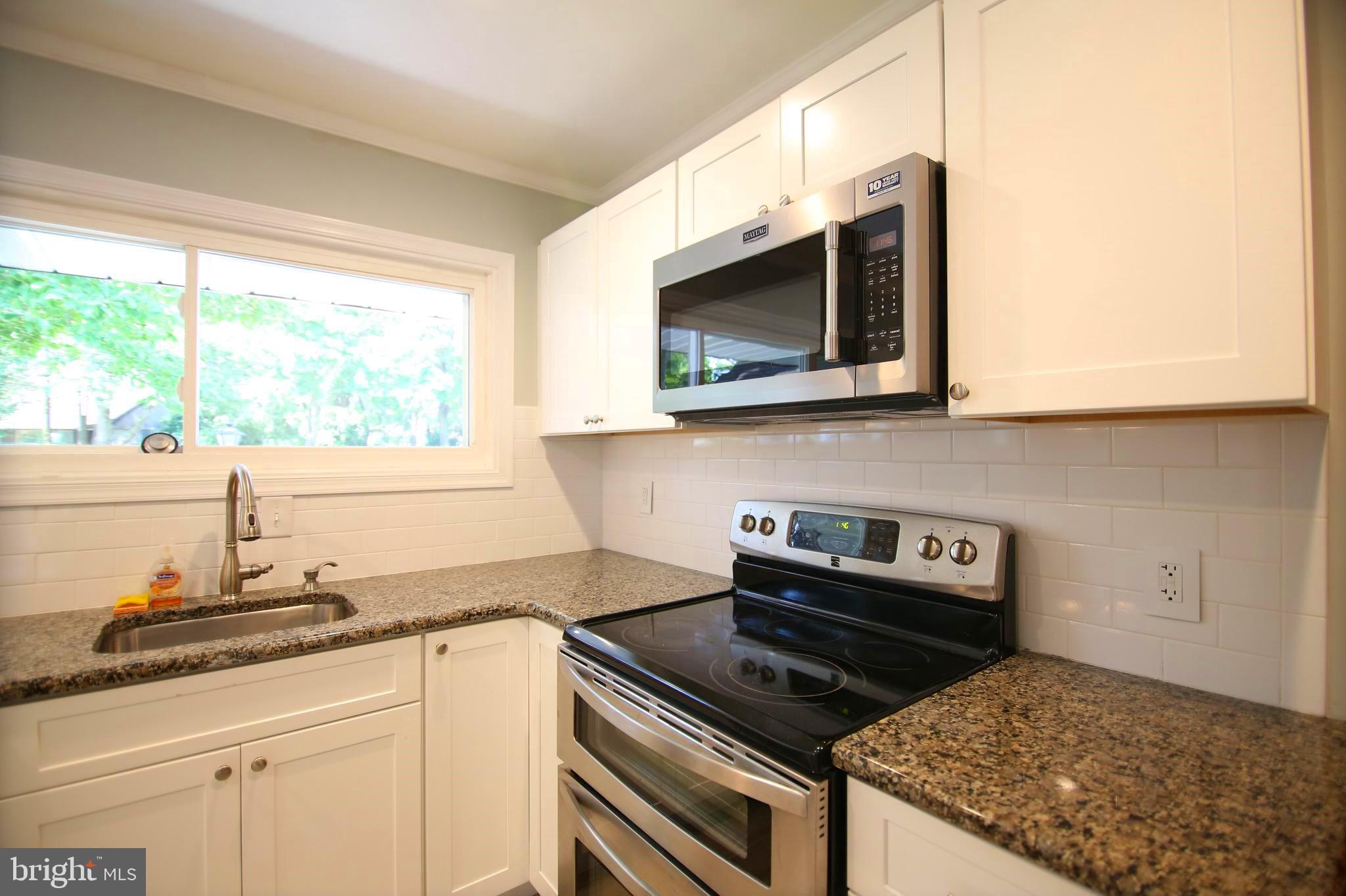 18 Fallenrock Road Levittown, PA 19056 - Photo 3 of 29