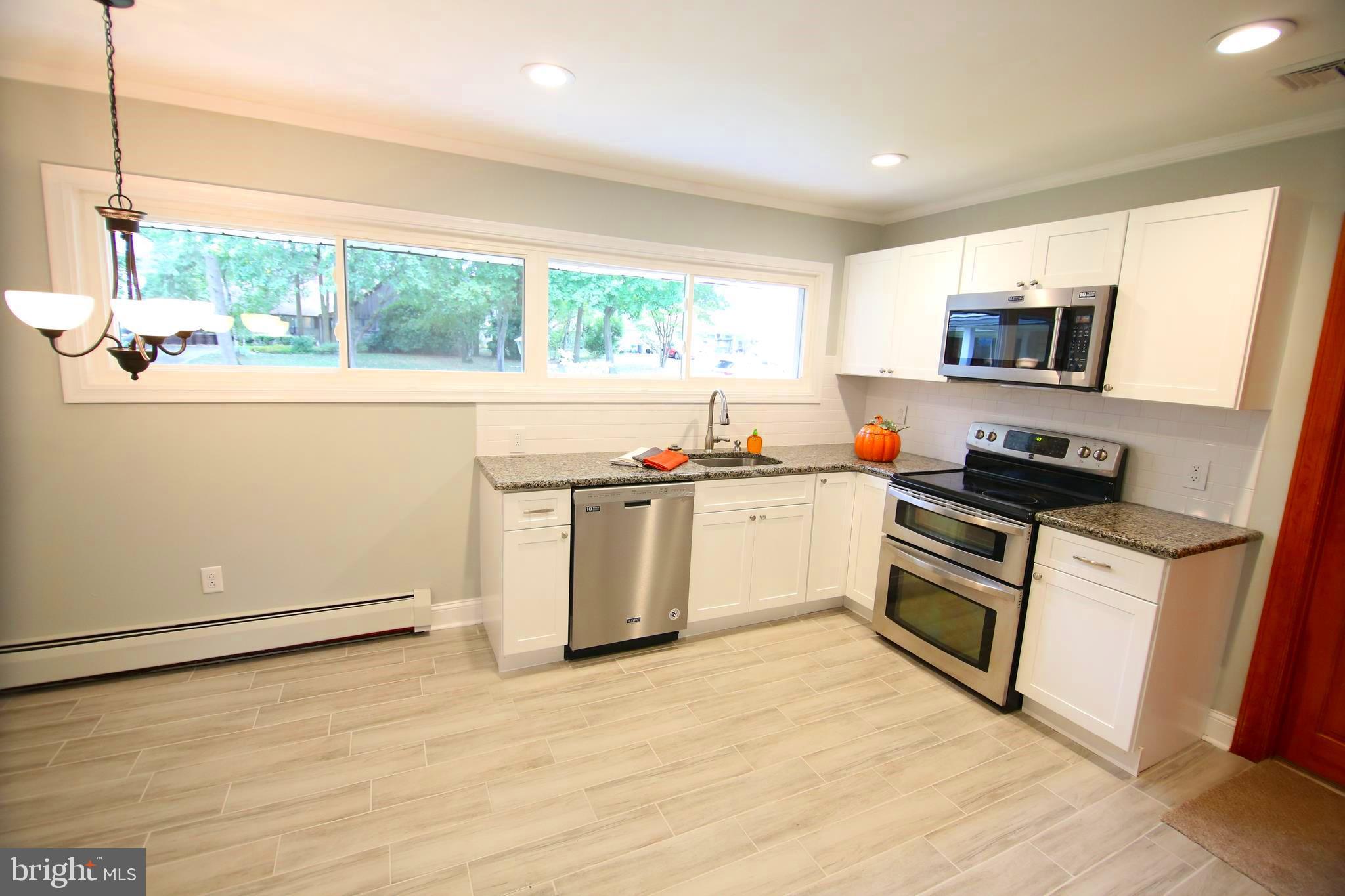 18 Fallenrock Road Levittown, PA 19056 - Photo 5 of 29