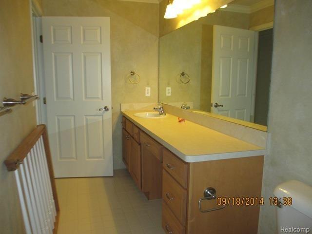 2440 Jackson Drive Rochester, MI 48309 - Photo 17 of 20 IMG_2934.jpg